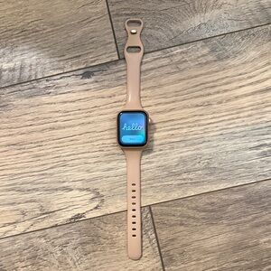 Apple Watch SE (GPS, 40mm)